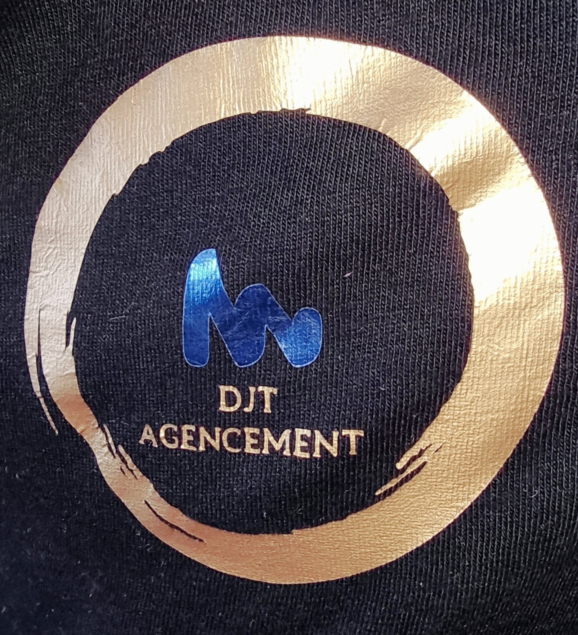 DJT AGENCEMENT logo